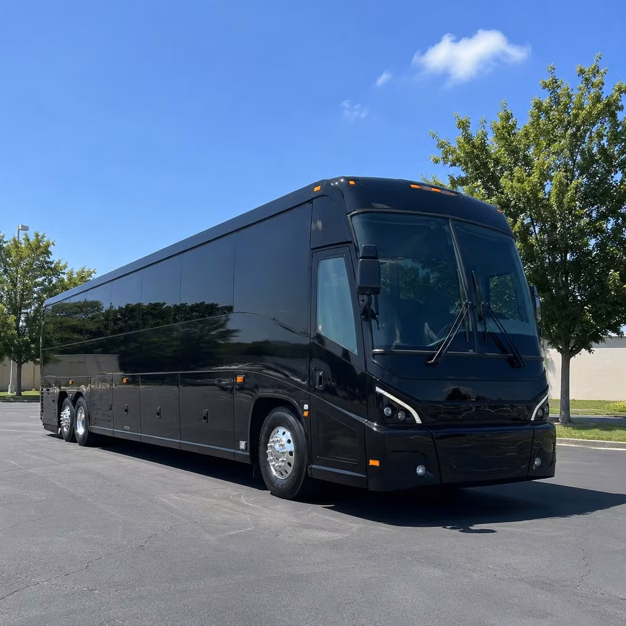 cross columbia river commuter shuttles between vancouver and portland