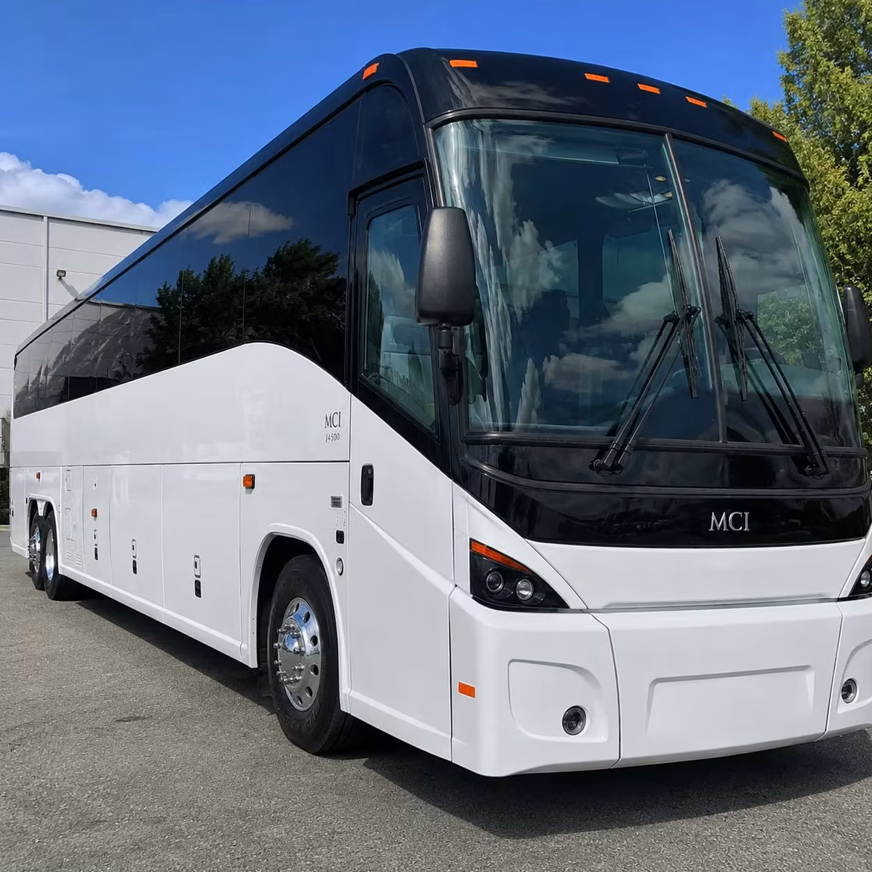 group airport transportation for vancouver hotel guests and event attendees
